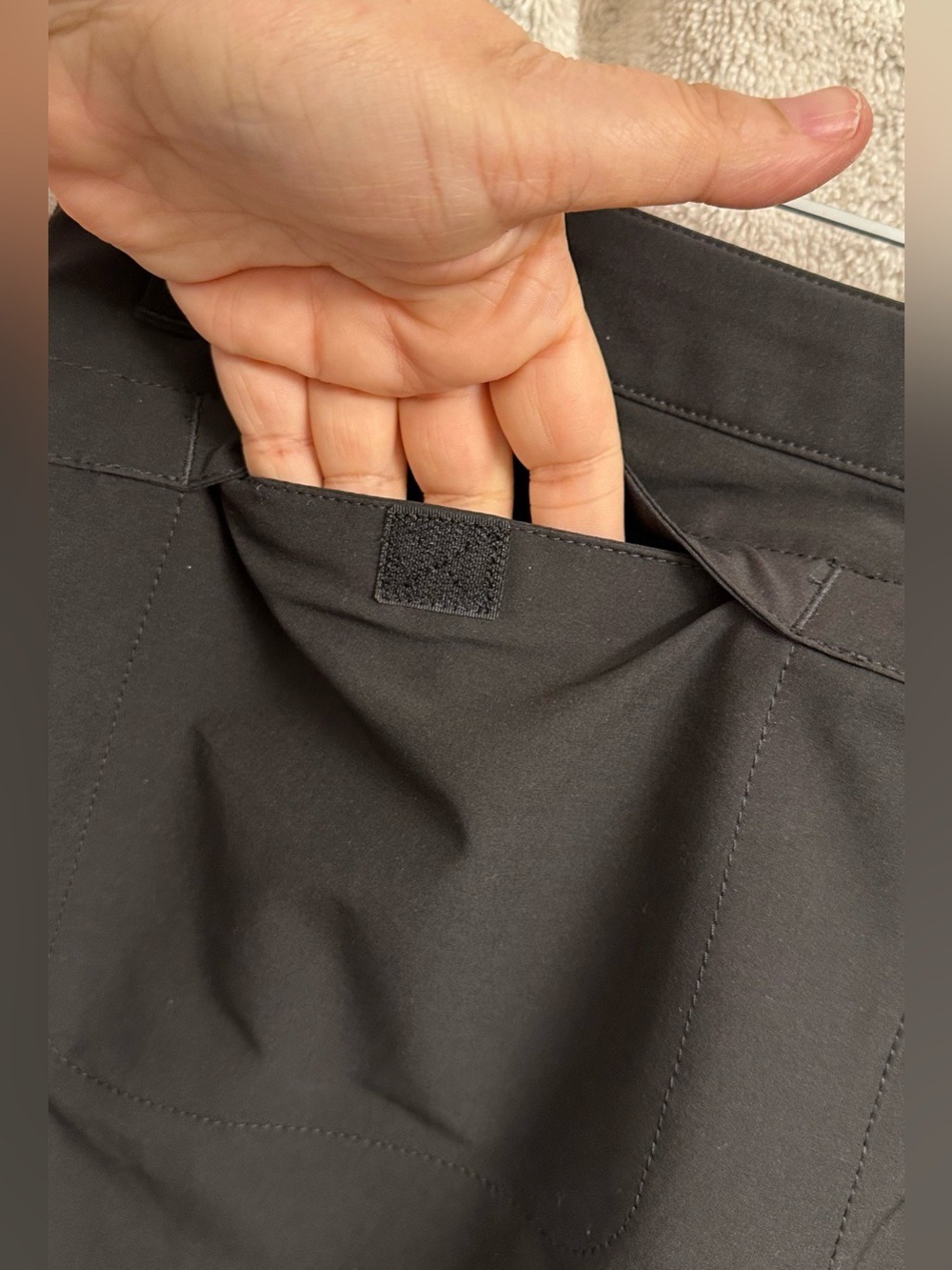 Eddie Bauer Ruched Capri Lightweight Black Pants - Picture 7 of 14